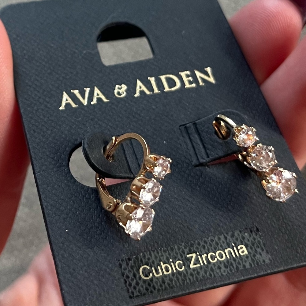 NWT Ava & Aiden Earrings